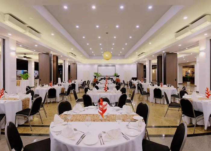 Tanoa International Dateline Hotel