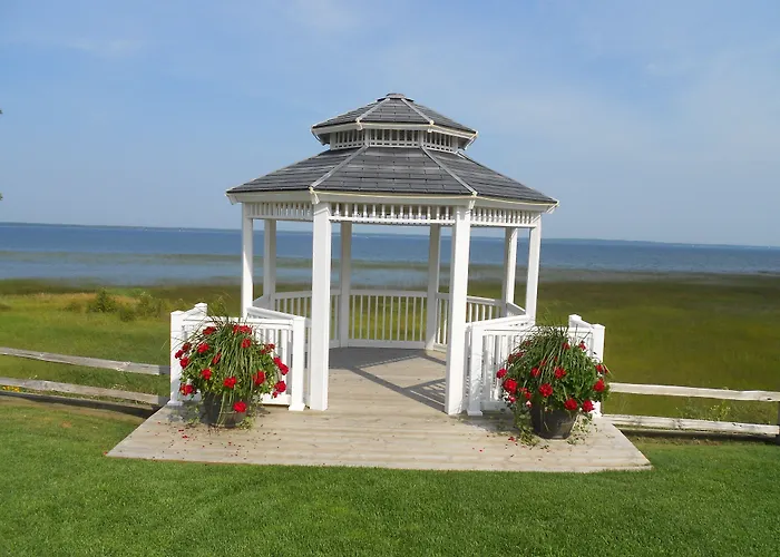 Terrace Bay Hotel - Lakefront