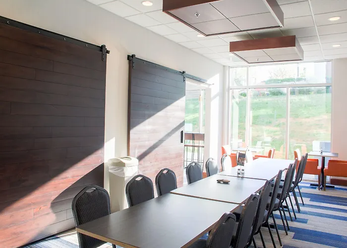 Holiday Inn Express & Suites Danville By Ihg