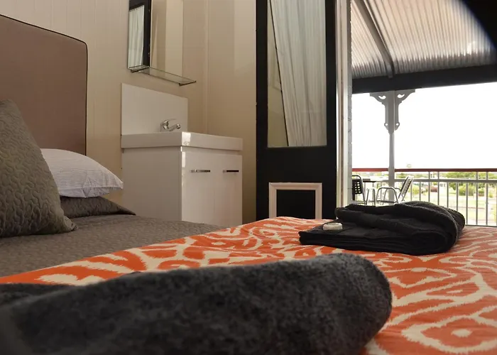 Royal Gatton Hotel