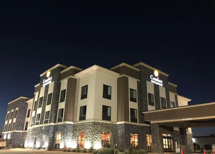 Comfort Inn & Suites Moore - Oklahoma City