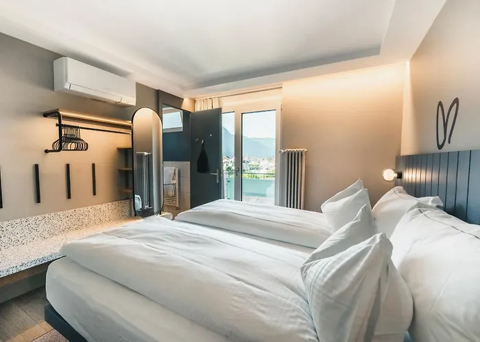 Hop Apartments & Suites