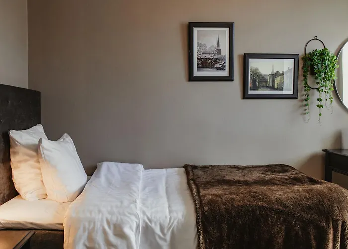 Home Hotel Cardinal