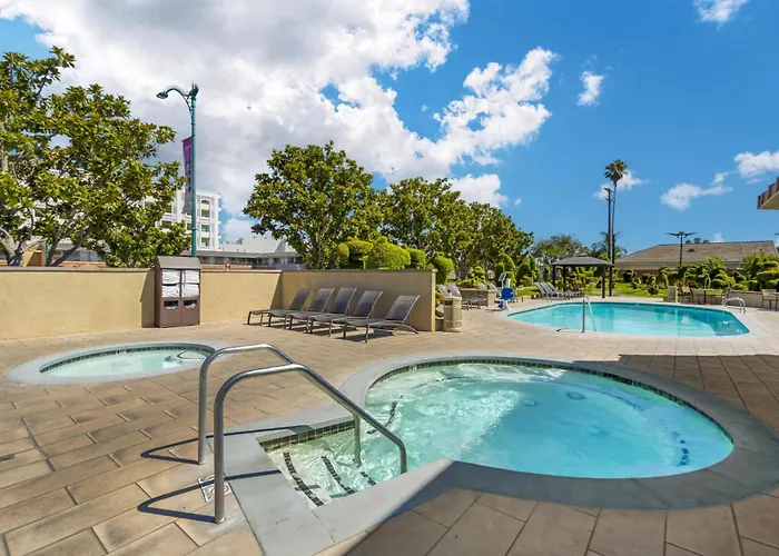 Best Western Plus Stovall'S Inn