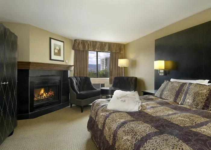 Ramada By Wyndham Kelowna Hotel & Conference Center- Pool, Hot Tub, And Restaurant