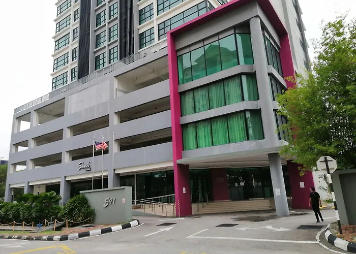 Nexus Regency Suites & Hotel