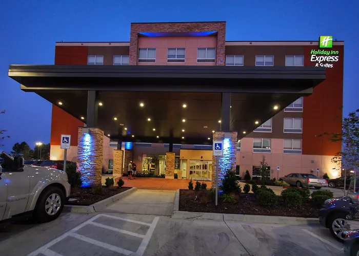 Holiday Inn Express & Suites Moore By Ihg