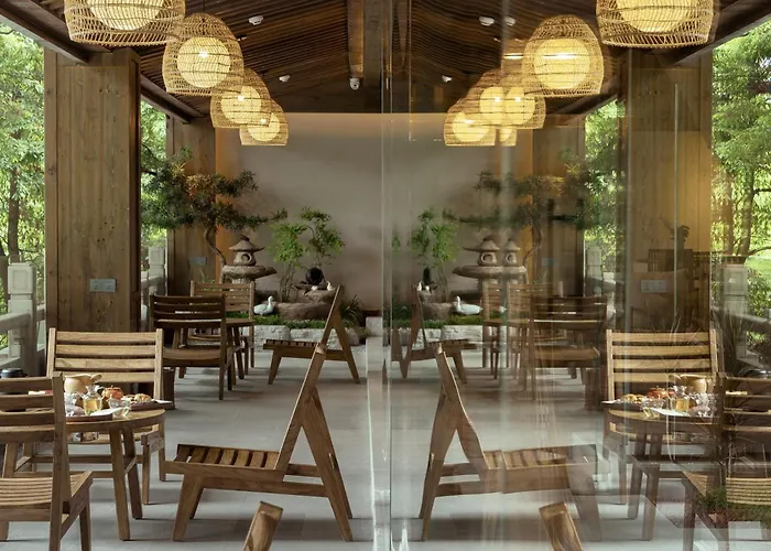 Shishe Spring Designer Homestay