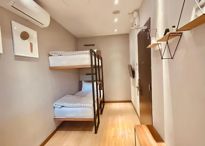 Oxy Suites 1-06 at Shophouse Meisterstadt Pollux Habibie