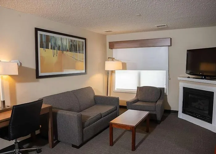 Hawthorn Suites