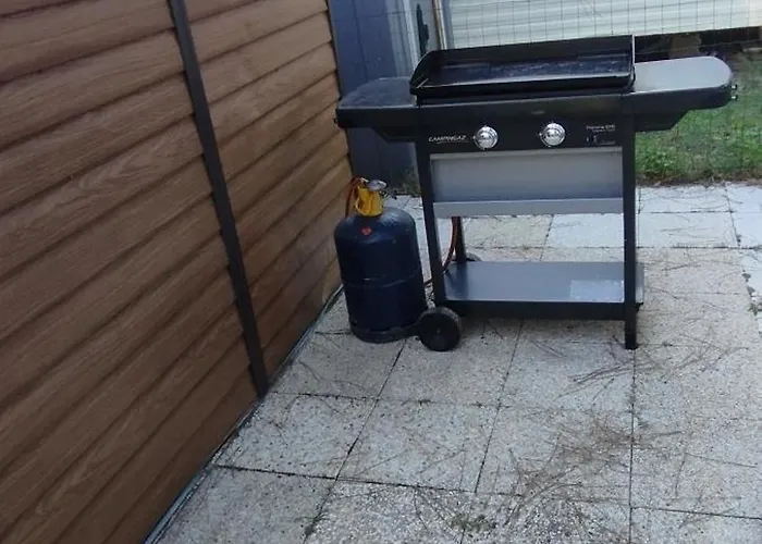 Mobil Home, 4 Personnes, Camping 3 Etoiles A La Tremblade