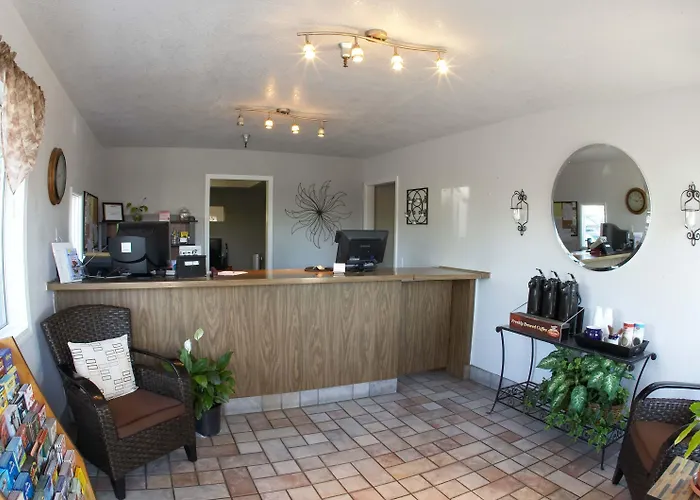 Days-Inn By Wyndham Bakersfield