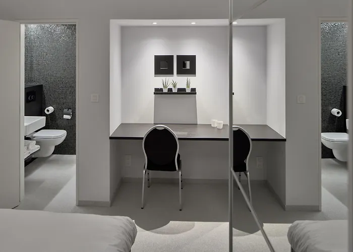 Alpha Hotel And Aparthotel