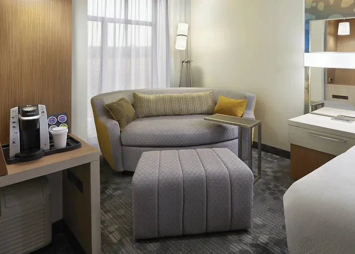 Courtyard By Marriott Oshawa