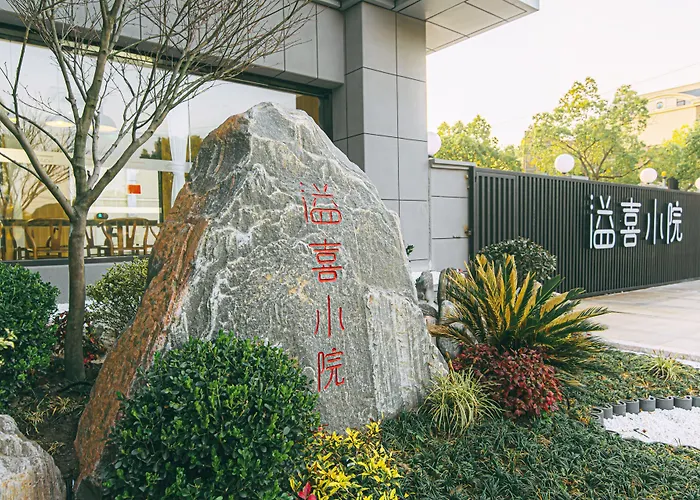Shanghai Joyful Yard Hotel