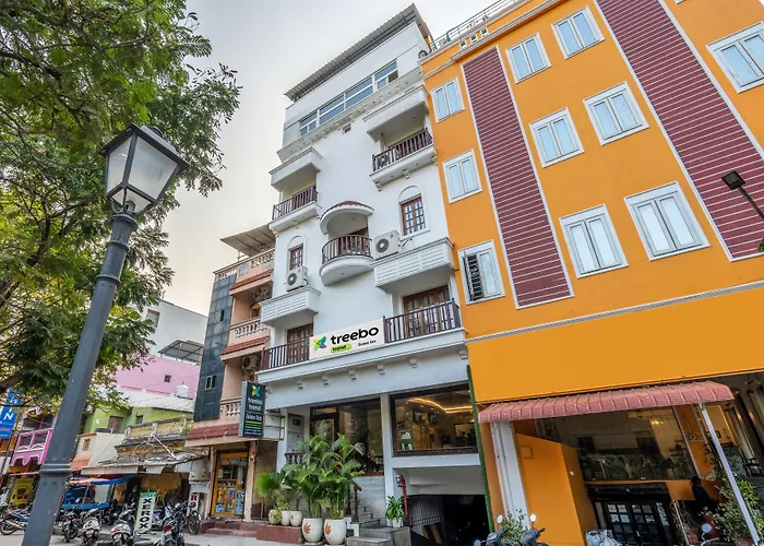 Treebo Grace Inn, 3 Min Walk From Promenade Beach