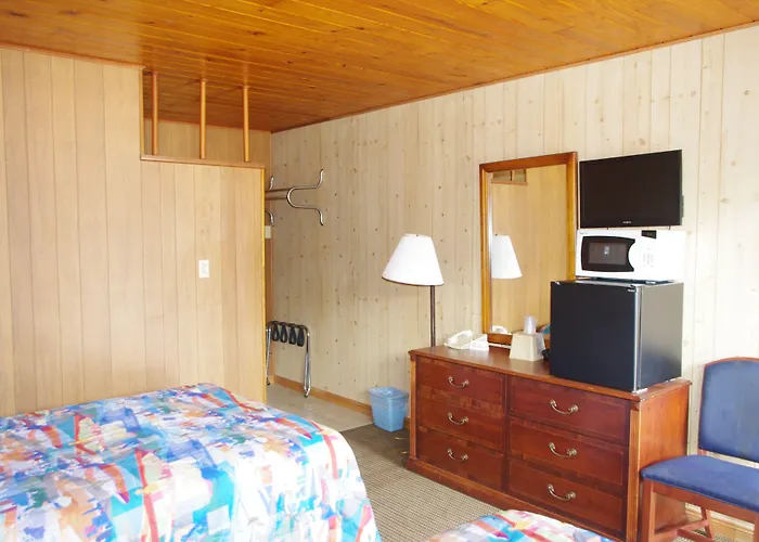 Love Hotels Western Holiday By Oyo At Harlan Lake Ne