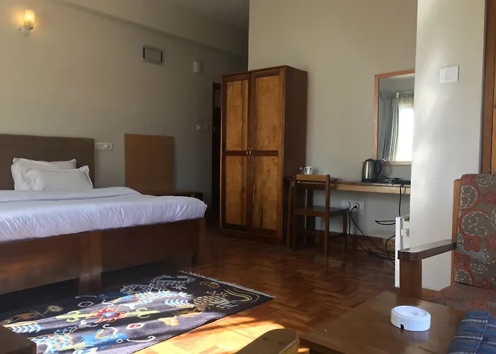 Khamsum Inn