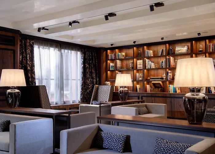 Palazzo Veneziano - Venice Collection