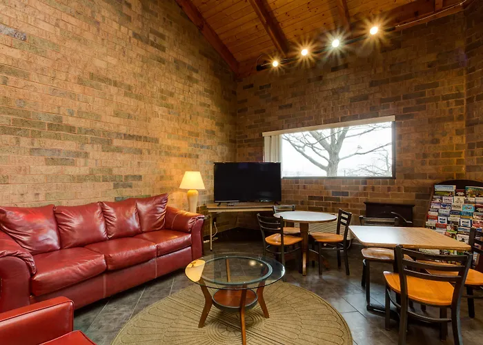 Skylight Inn Willoughby - Cleveland Mentor