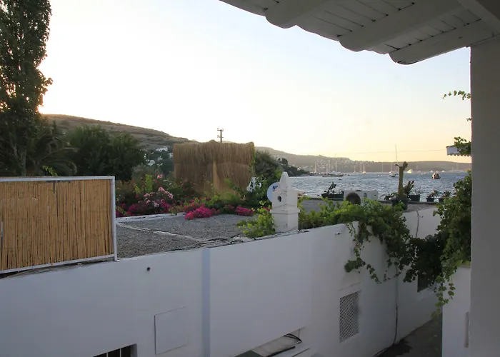 Daphnis Hotel