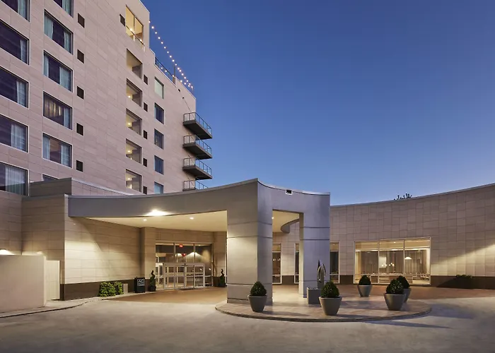 Ac Hotel By Marriott Cincinnati At The Banks