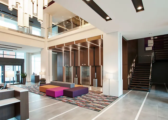 Holiday Inn Hotel & Suites - Montreal Centre-Ville Ouest By Ihg
