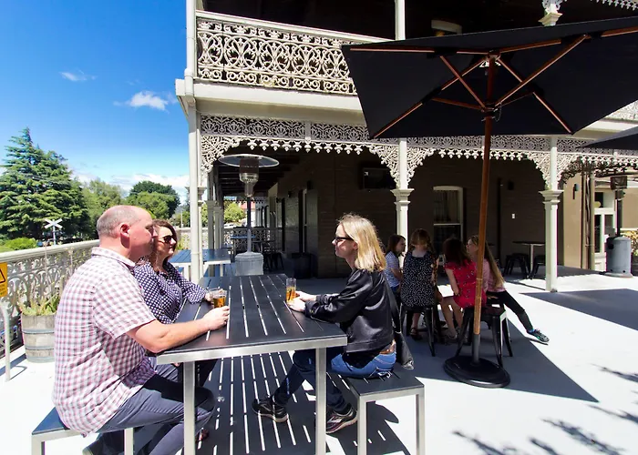 Deloraine Hotel