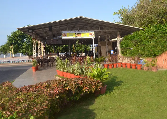Hotel Apaar With Sea Face Garden Restaurant