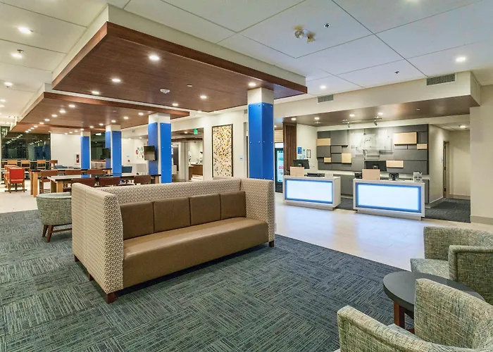 Holiday Inn Express & Suites - Dodge City By Ihg