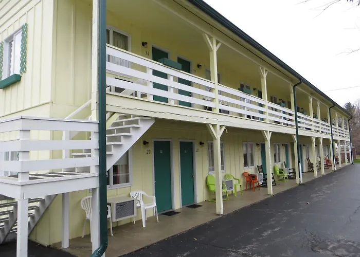 Green Valley Motor Lodge
