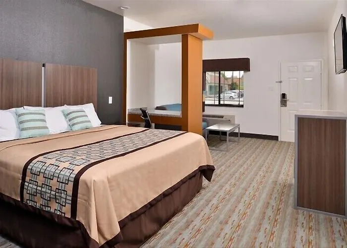 Scottish Inn & Suites - Conroe