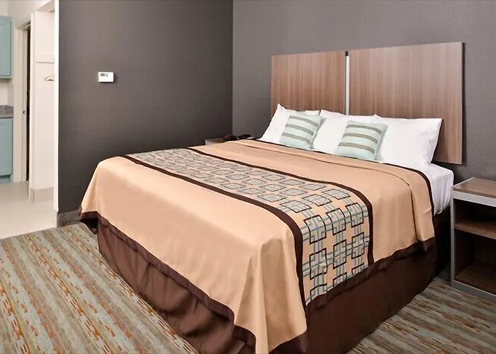 Scottish Inn & Suites - Conroe