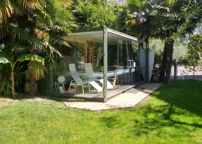 Hotel Baia Azzurra - Lake Front