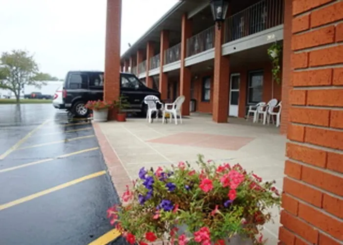 Travel Inn & Suites