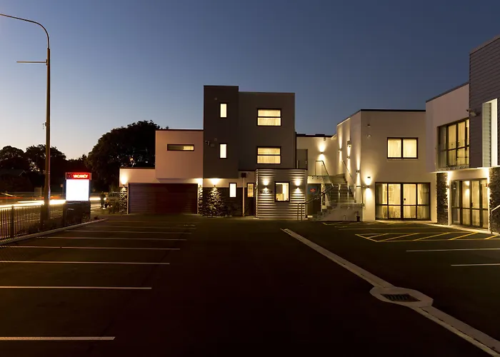 2 On Whiteleigh And 239 On Lincoln Motel