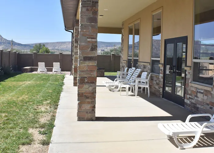 Canyon Country Lodge