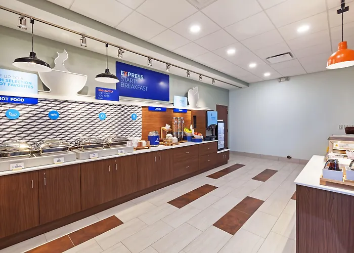 Holiday Inn Express & Suites - Lenexa - Overland Park Area By Ihg