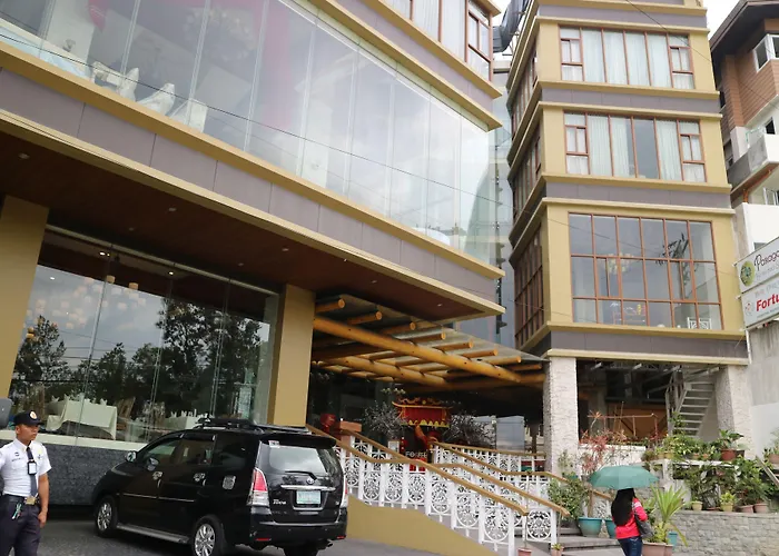 Paragon Hotel And Suites