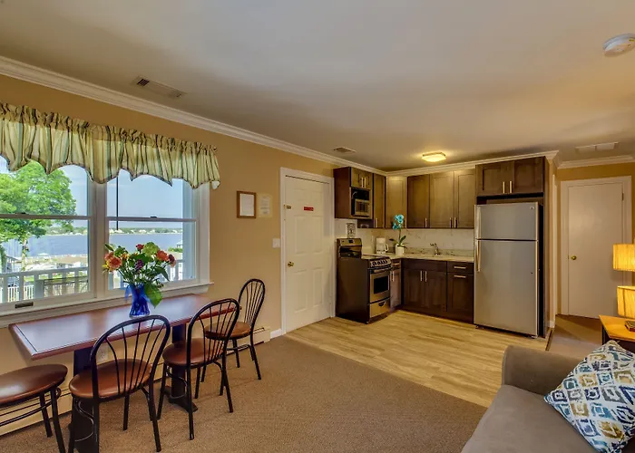 Colonial Shores Resort