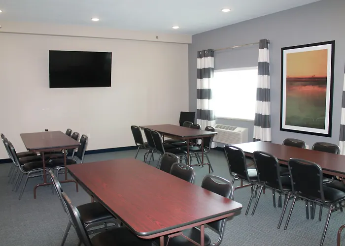 Reston Lodge & Suites - Emmetsburg