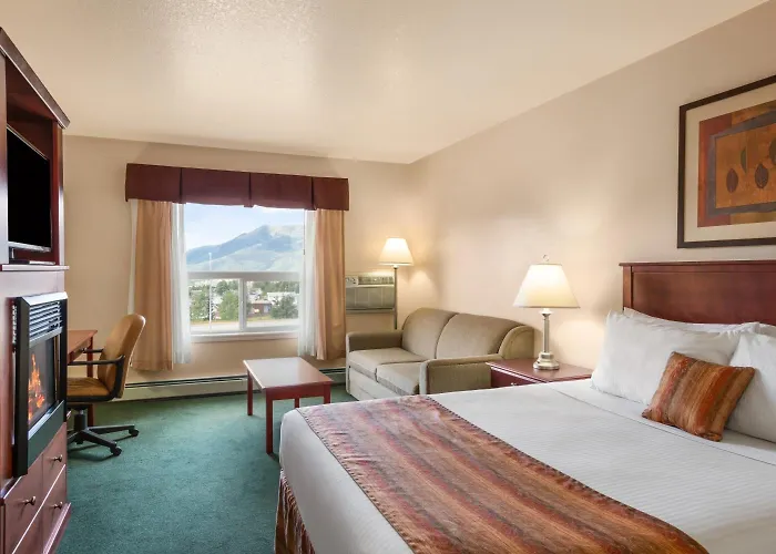Grande Cache Inn & Suites
