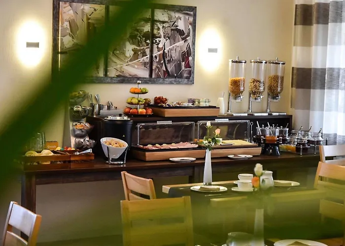 Martins Klause Airport Messe Hotel - Air Conditioning - Self Check-In Available