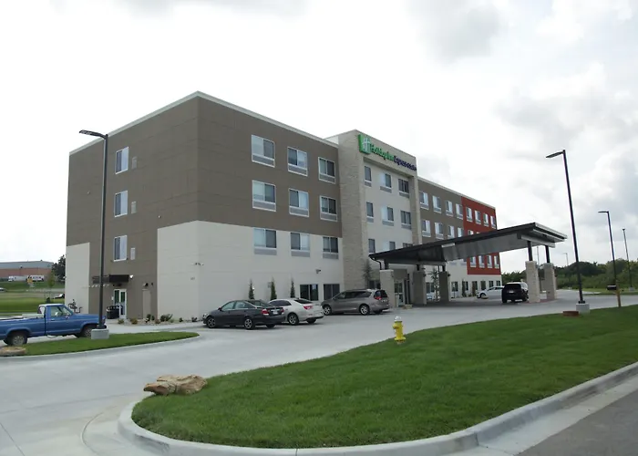 Holiday Inn Express & Suites - Kansas City - Lee'S Summit By Ihg