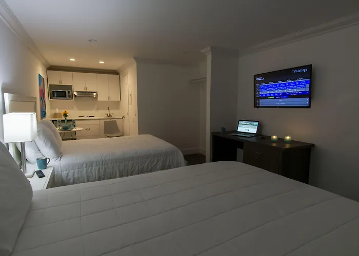Spinnaker Inn Of Naples