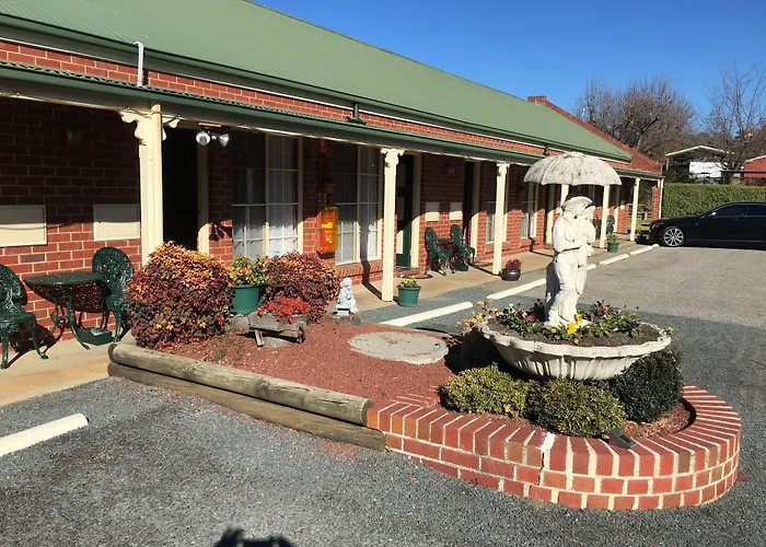 Elms Motor Inn