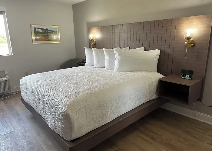 Surestay Hotel By Best Western Groves
