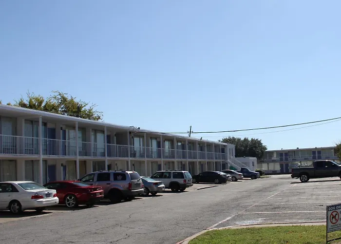 Lonestar Inn And Suites
