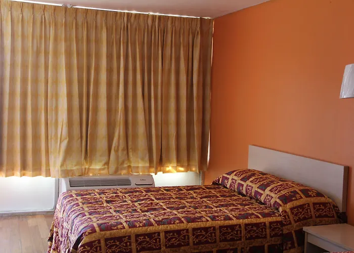 Lonestar Inn And Suites