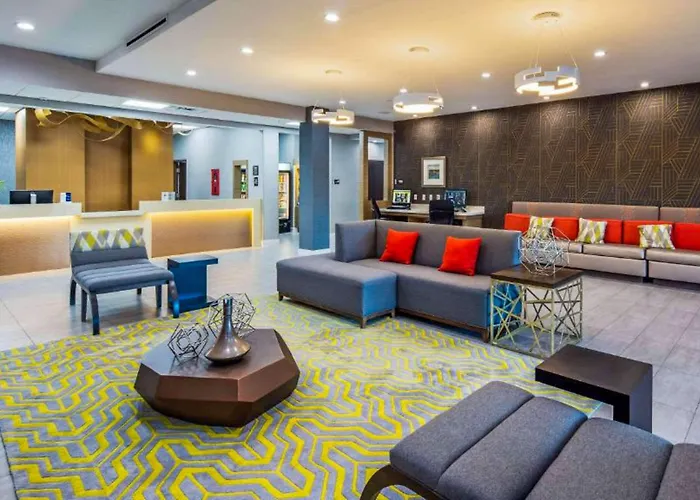 Comfort Inn & Suites Houston I-45 North - Iah